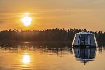 Фото номера Стеклянное иглу Мини-отель Arctic Guesthouse &amp; Igloos г. Рануа 16